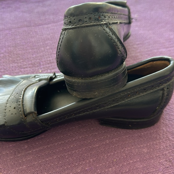 Bostonian Black Loafers - Picture 2 of 5